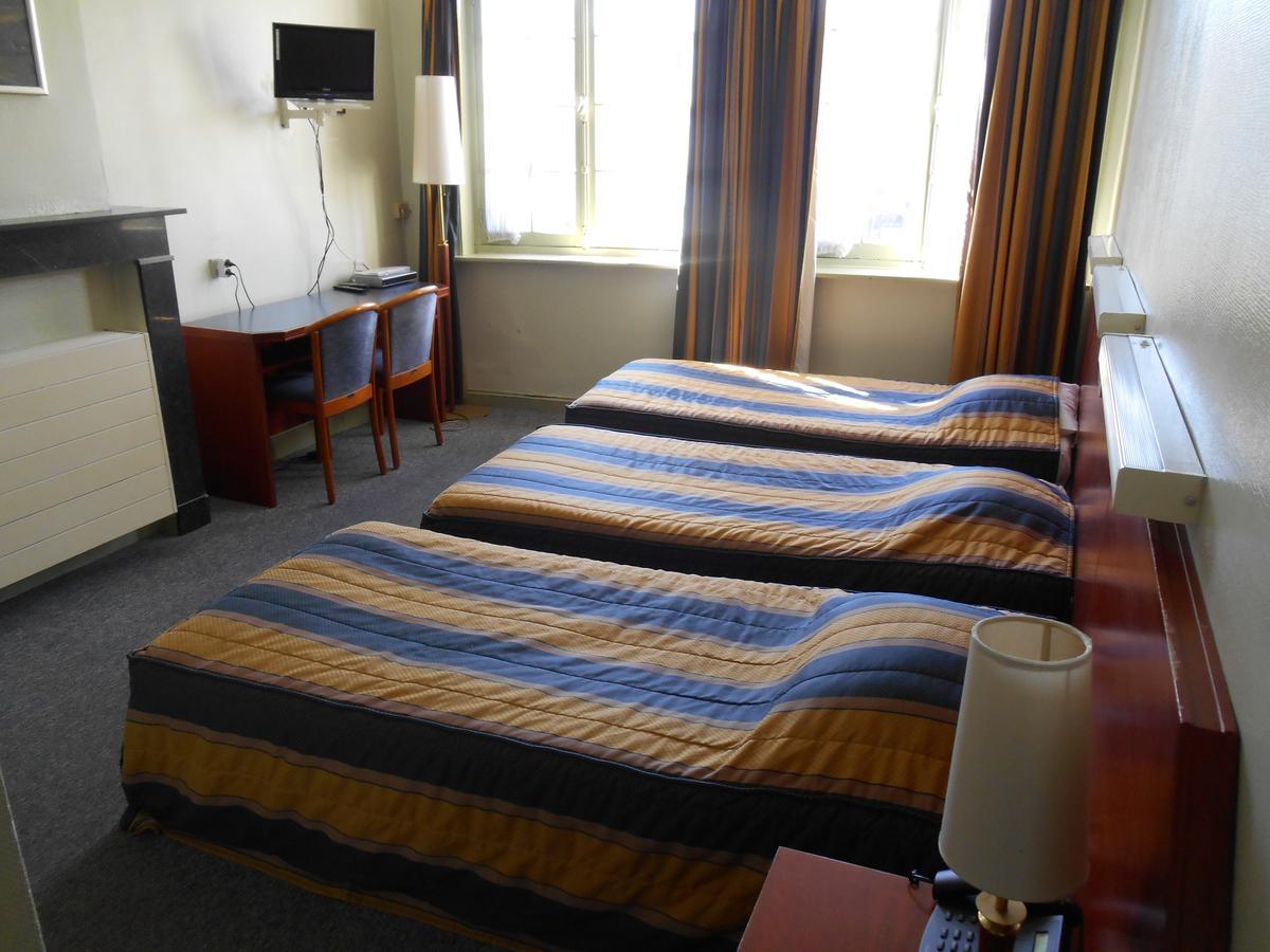 Hotel Old Tom Ieper Bagian luar foto